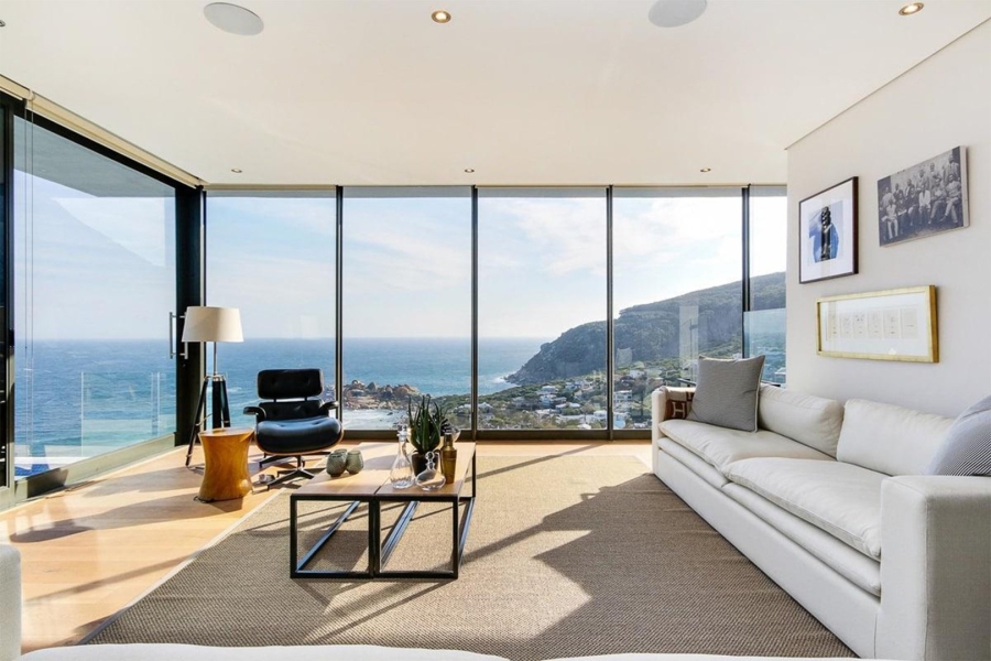 To Let 6 Bedroom Property for Rent in Llandudno Western Cape